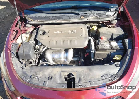 2015 Dodge Dart Sxt z USA, uszkodzony, nr VIN 1C3CDFBB8FD369567